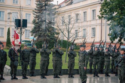 Zdjęcie przedstawia obchody rocznicy wybuchu II Wojny Światowej